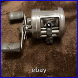 Shimano Silver Calcutta 100 CT-100 Baitcasting Fishing Reel with Box